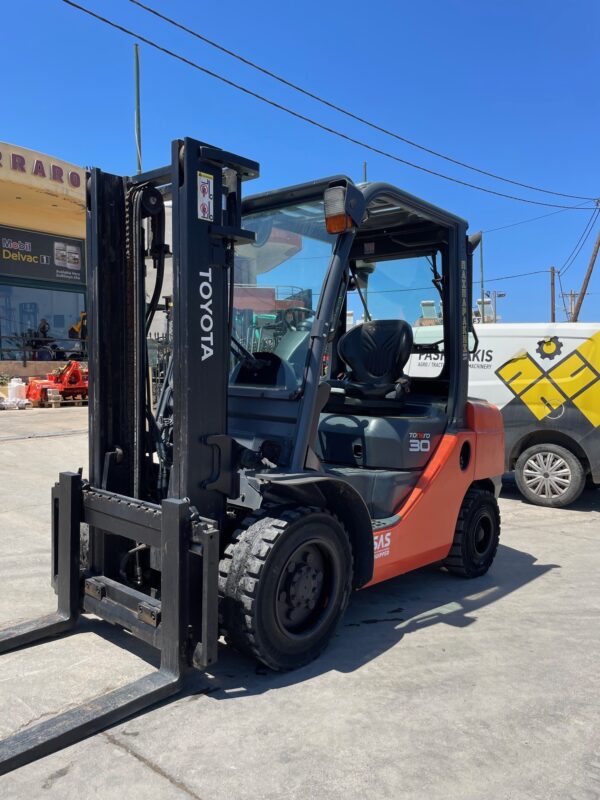 ΜΕΤΑΧΕΙΡΙΣΜΕΝΟ ΠΕΡΟΝΟΦΟΡΟ TOYOTA 02-8FDF30 - Image 2